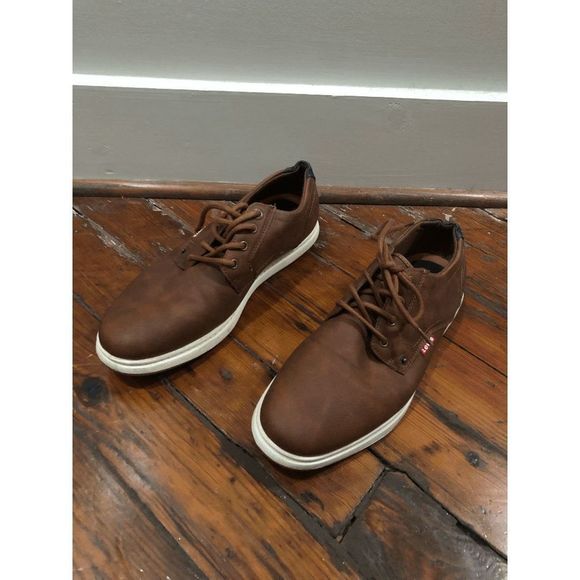 LEVI'S® MEN’S PIPER SNEAKERS Medium Brown Shoes, Size 9.5 - Picture 3 of 8